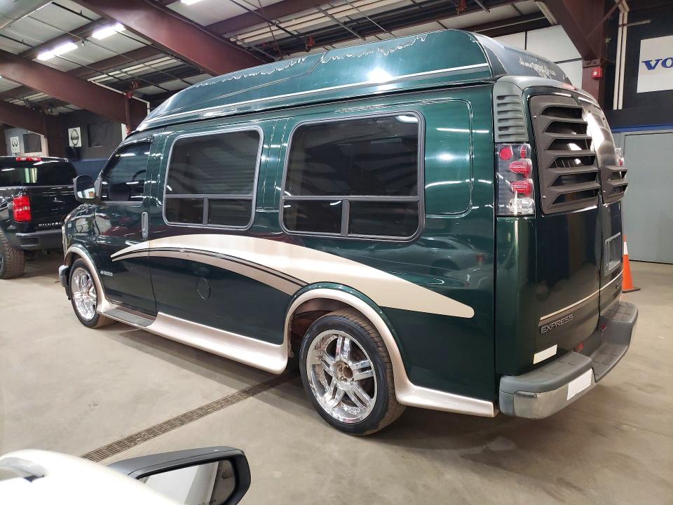 61397526 :رقم المزاد ، 1GBFG15W721164727 vin ، 2002 Chevrolet Express G1500 مزاد بيع