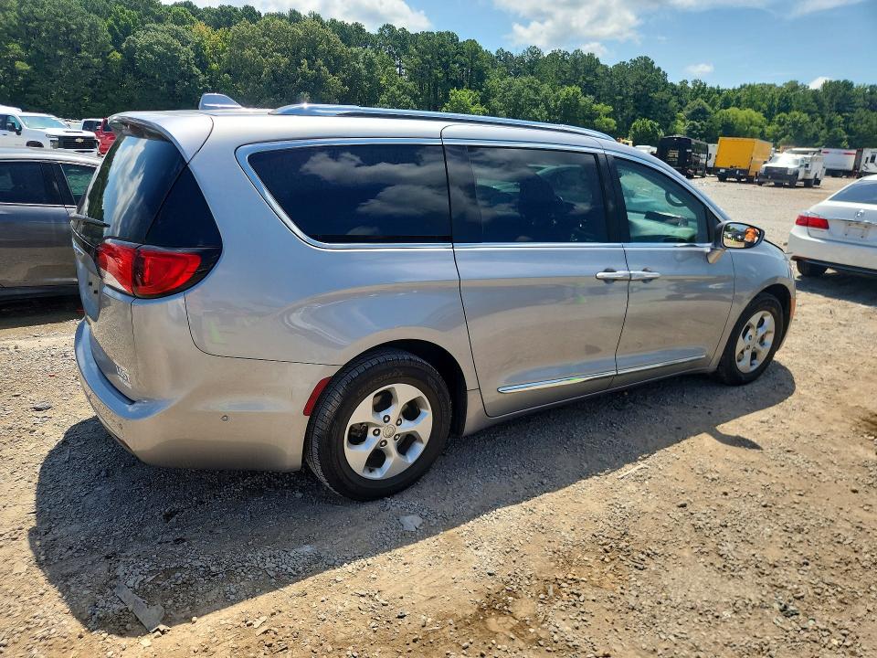 60428716 :رقم المزاد ، 2C4RC1EG9HR628487 vin ، 2017 Chrysler Pacifica مزاد بيع
