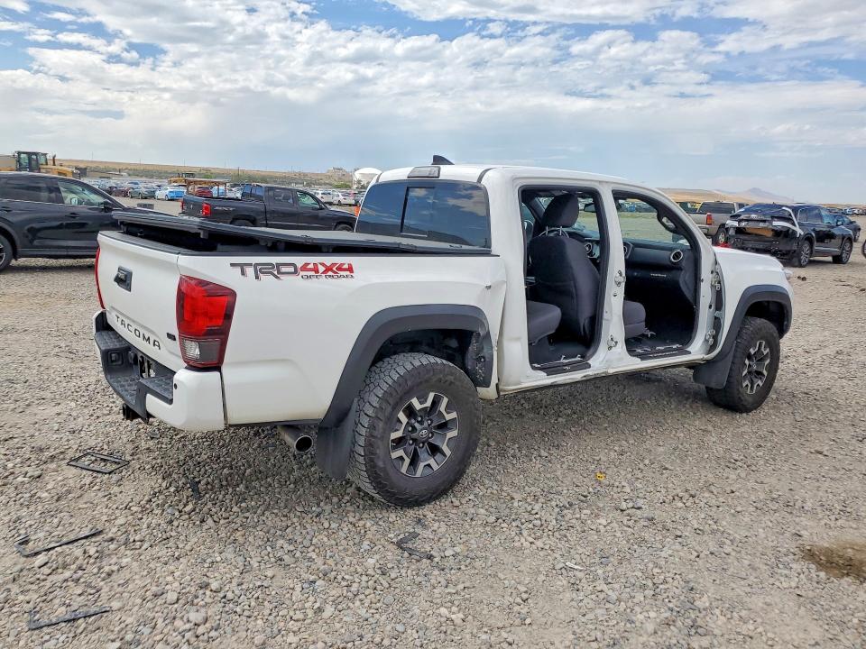 61622046 :رقم المزاد ، 3TMCZ5AN0JM184929 vin ، 2018 Toyota Tacoma مزاد بيع