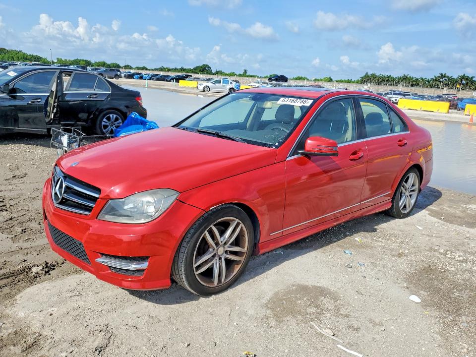 63168786 :رقم المزاد ، WDDGF4HB6ER307790 vin ، 2014 Mercedes-benz C مزاد بيع