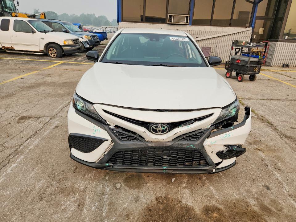 Auction sale of the 2021 Toyota Camry, vin: 4T1G11AK2MU451653, lot number: 61543986