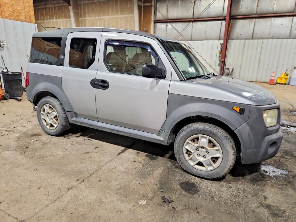 61808706 :رقم المزاد ، 5J6YH27315L020104 vin ، 2005 Honda Element مزاد بيع