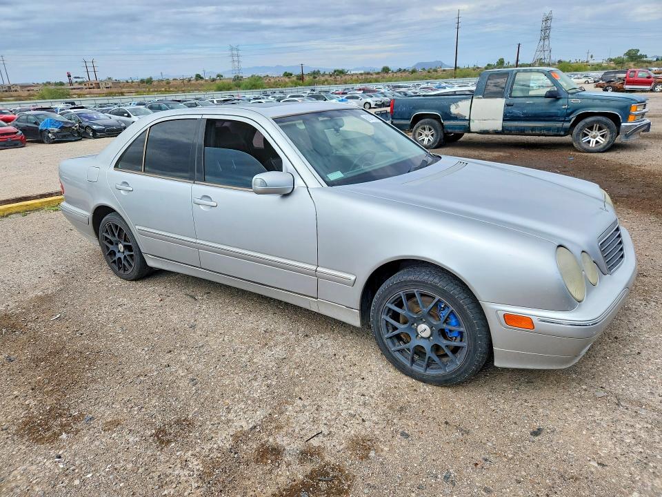 2000 Mercedes-benz E მანქანა იყიდება აუქციონზე, vin: WDBJF83J6YX034323, აუქციონის ნომერი: 61947786