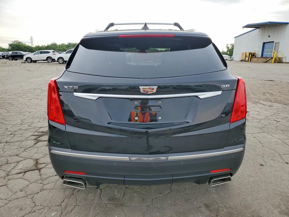 62250556 :رقم المزاد ، 1GYKNCRS2HZ120500 vin ، 2017 Cadillac Xt5 مزاد بيع