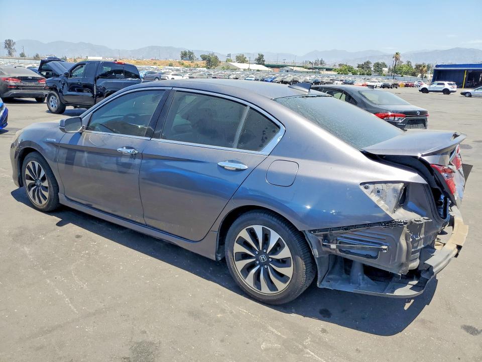 61623716 :رقم المزاد ، JHMCR6F74HC002711 vin ، 2017 Honda Accord مزاد بيع