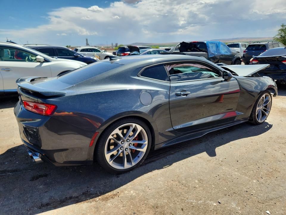 60490236 :رقم المزاد ، 1G1FH1R77H0161930 vin ، 2017 Chevrolet Camaro مزاد بيع