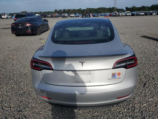 60736416 :رقم المزاد ، 5YJ3E1EB2JF083335 vin ، 2018 Tesla Model 3 مزاد بيع