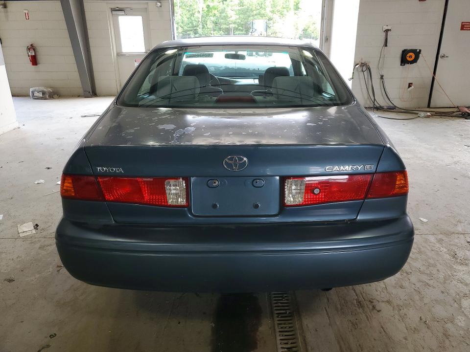 62430406 :رقم المزاد ، 4T1BG22K6YU743339 vin ، 2000 Toyota Camry مزاد بيع