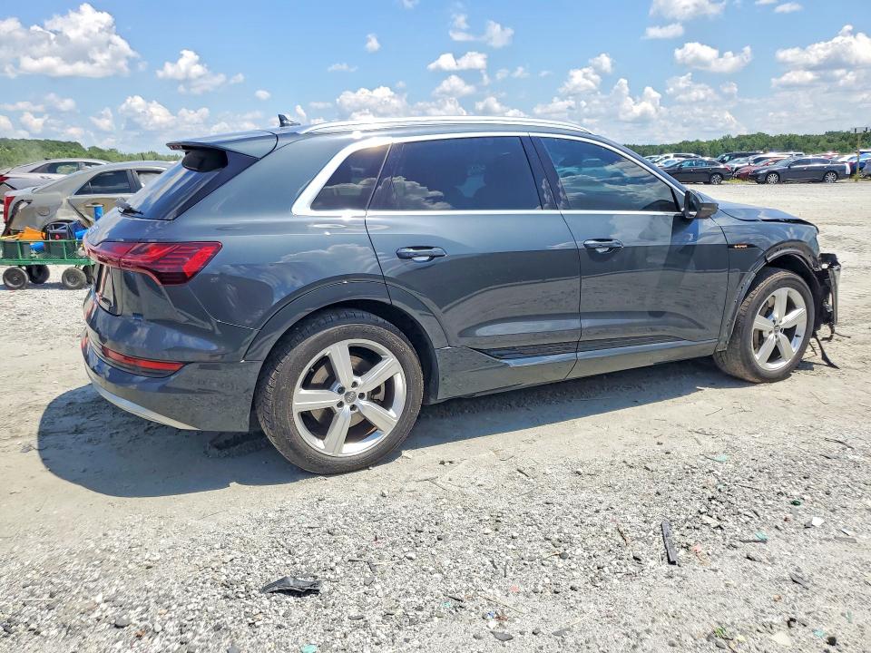 2019 Audi E-tron მანქანა იყიდება აუქციონზე, vin: WA1LAAGE7KB024783, აუქციონის ნომერი: 60629146