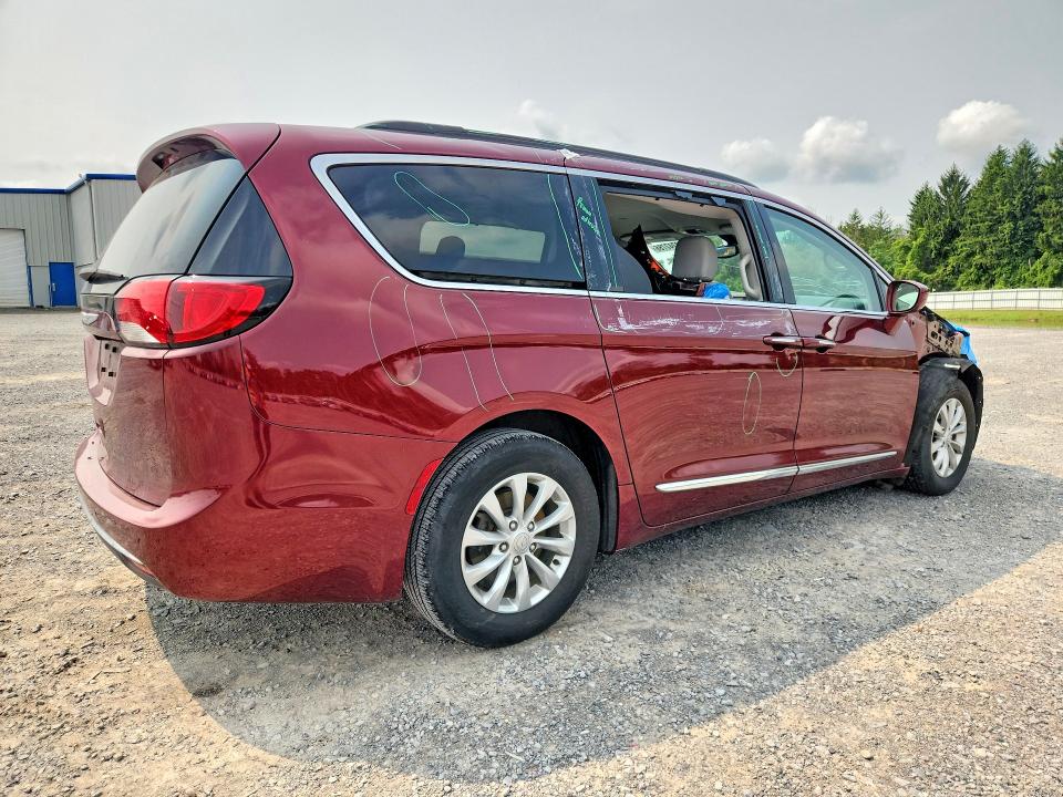 62747786 :رقم المزاد ، 2C4RC1BG3HR837535 vin ، 2017 Chrysler Pacifica مزاد بيع