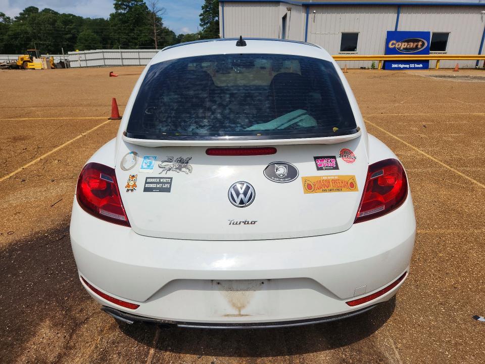 Продажа на аукционе авто 2018 Volkswagen Beetle, vin: 3VWJD7AT4JM710556, номер лота: 59984766