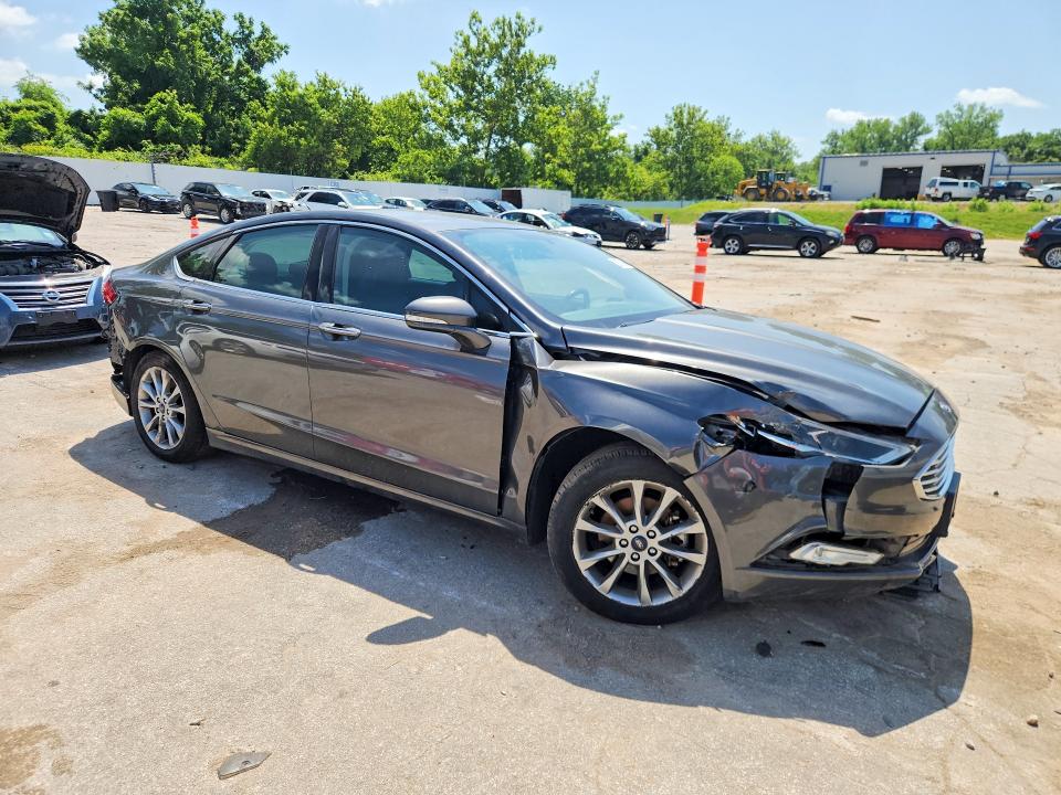 58739096 :رقم المزاد ، 3FA6P0HD4HR405163 vin ، 2017 Ford Fusion مزاد بيع