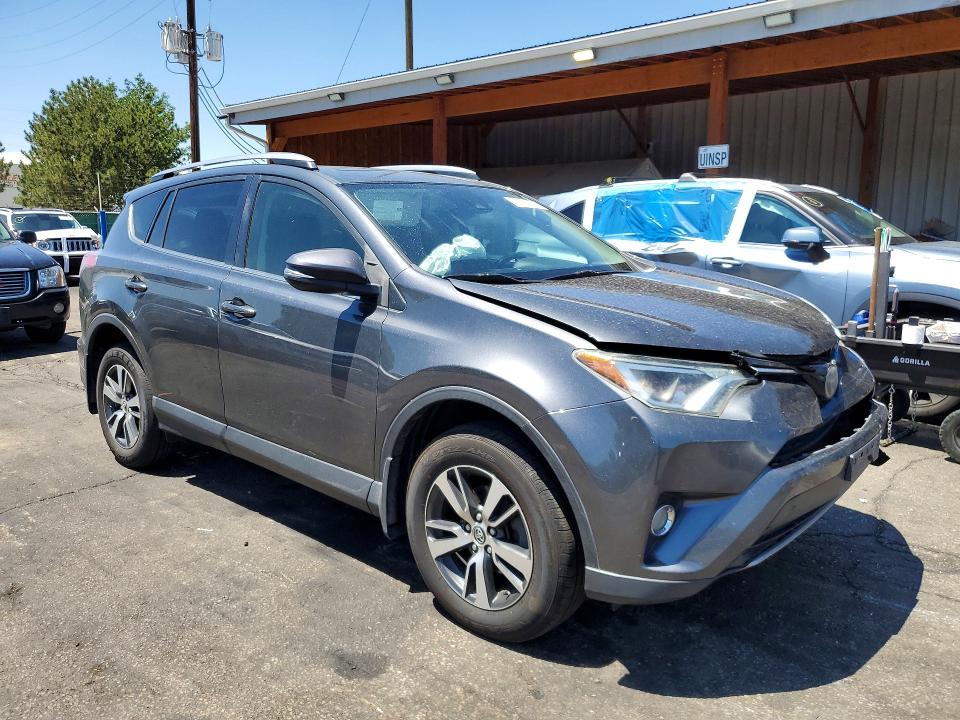 60707456 :رقم المزاد ، JTMRFREV7HD215393 vin ، 2017 Toyota Rav4 مزاد بيع