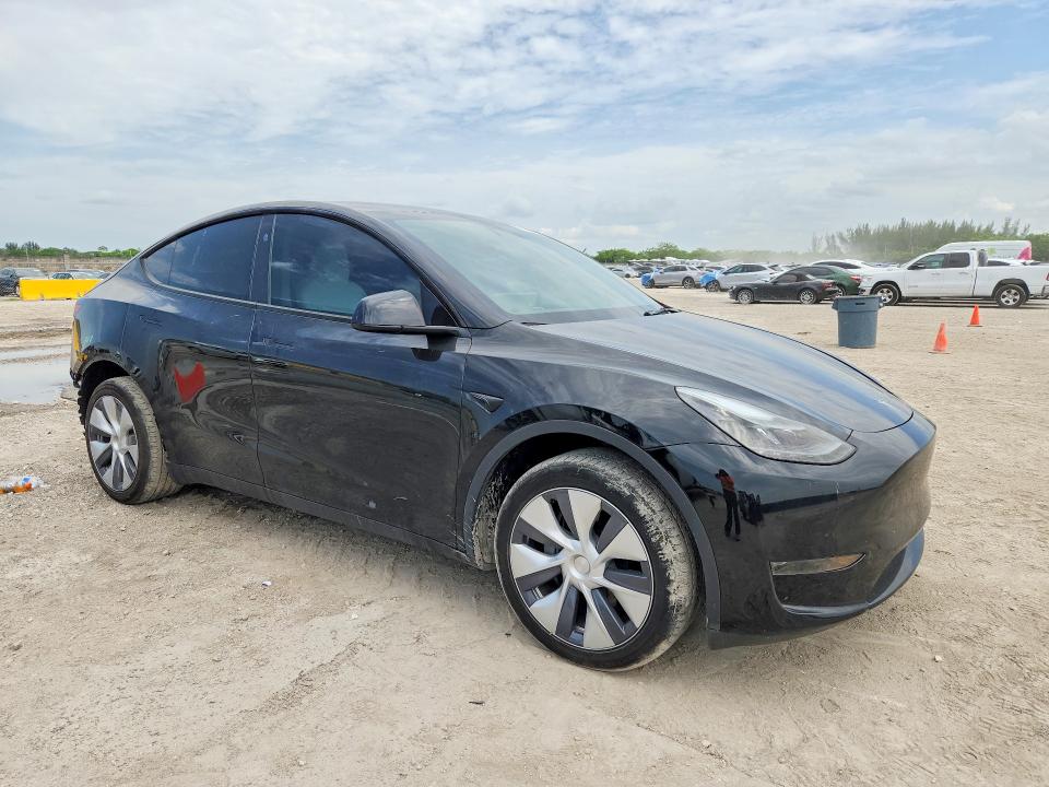 Auction sale of the 2024 Tesla Model Y, vin: 7SAYGDED5RF088143, lot number: 61353816