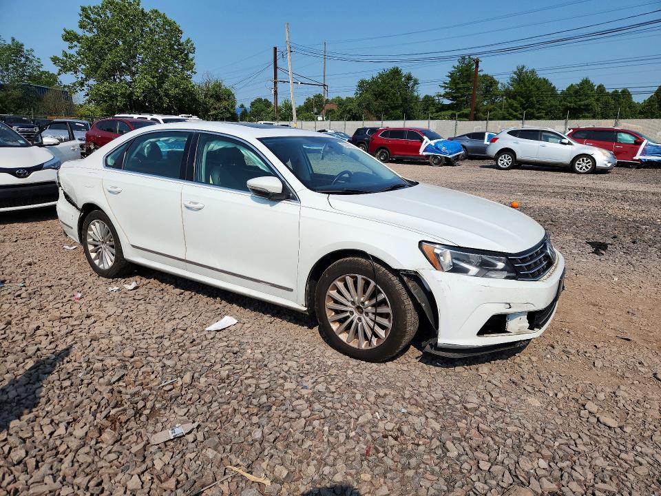 Продаж на аукціоні авто 2017 Volkswagen Passat, vin: 1VWBT7A3XHC028820, номер лоту: 62449196
