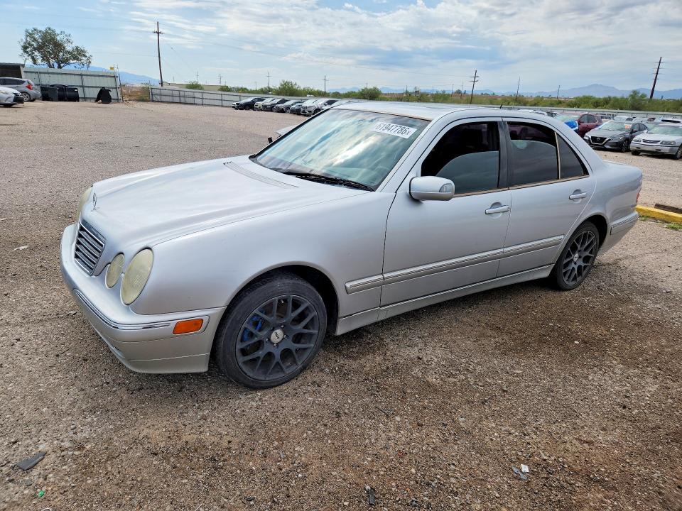 2000 Mercedes-benz E მანქანა იყიდება აუქციონზე, vin: WDBJF83J6YX034323, აუქციონის ნომერი: 61947786