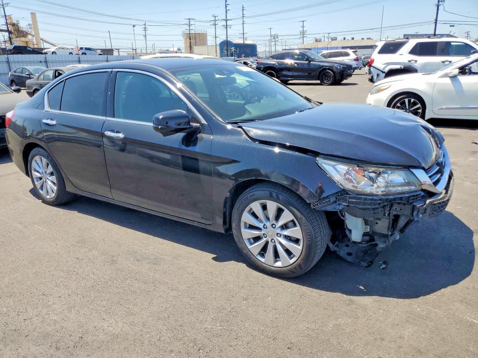 62321646 :رقم المزاد ، 1HGCR3F94FA003837 vin ، 2015 Honda Accord مزاد بيع