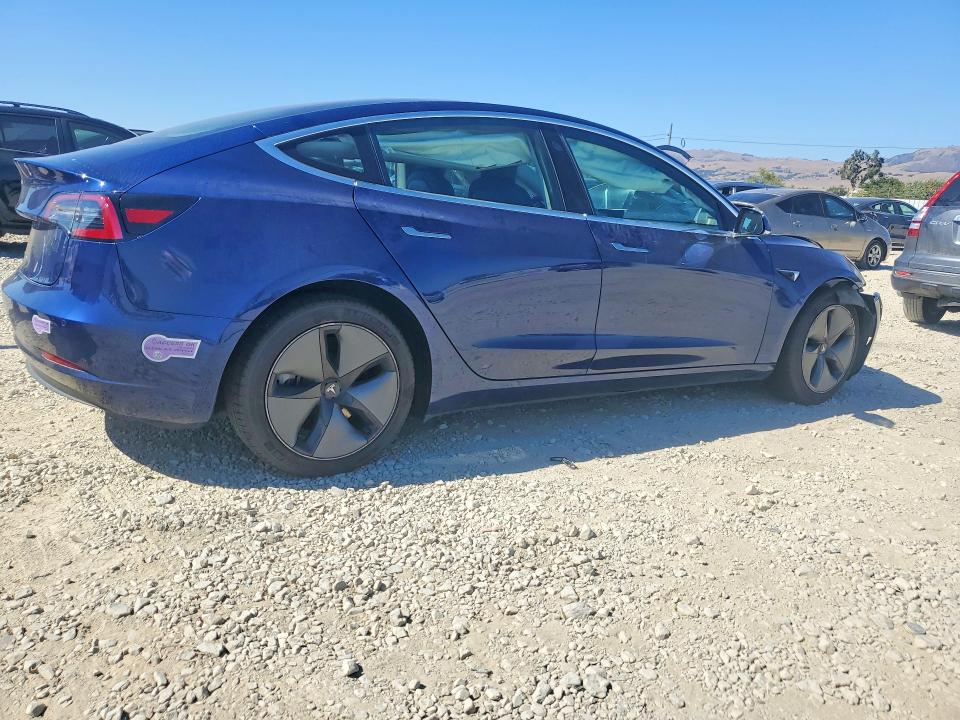 Продажа на аукционе авто 2018 Tesla Model 3, vin: 5YJ3E1EA1JF102397, номер лота: 62863856