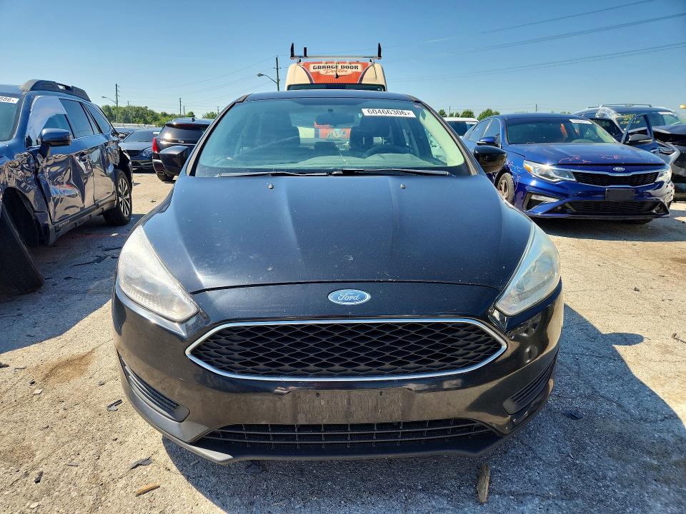 60466306 :رقم المزاد ، 1FADP3F20JL327768 vin ، 2018 Ford Focus مزاد بيع