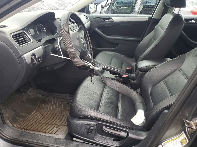 59221126 :رقم المزاد ، 3VWDP7AJ5DM218528 vin ، 2013 Volkswagen Jetta مزاد بيع