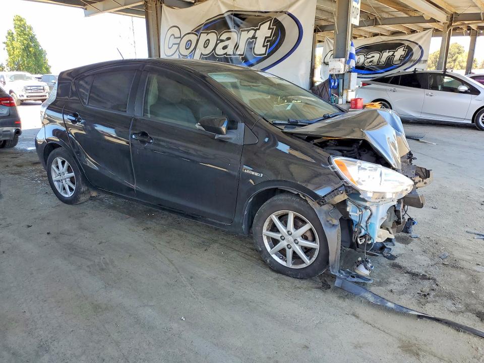 Продажа на аукционе авто 2012 Toyota Prius C, vin: JTDKDTB3XC1030370, номер лота: 62708356