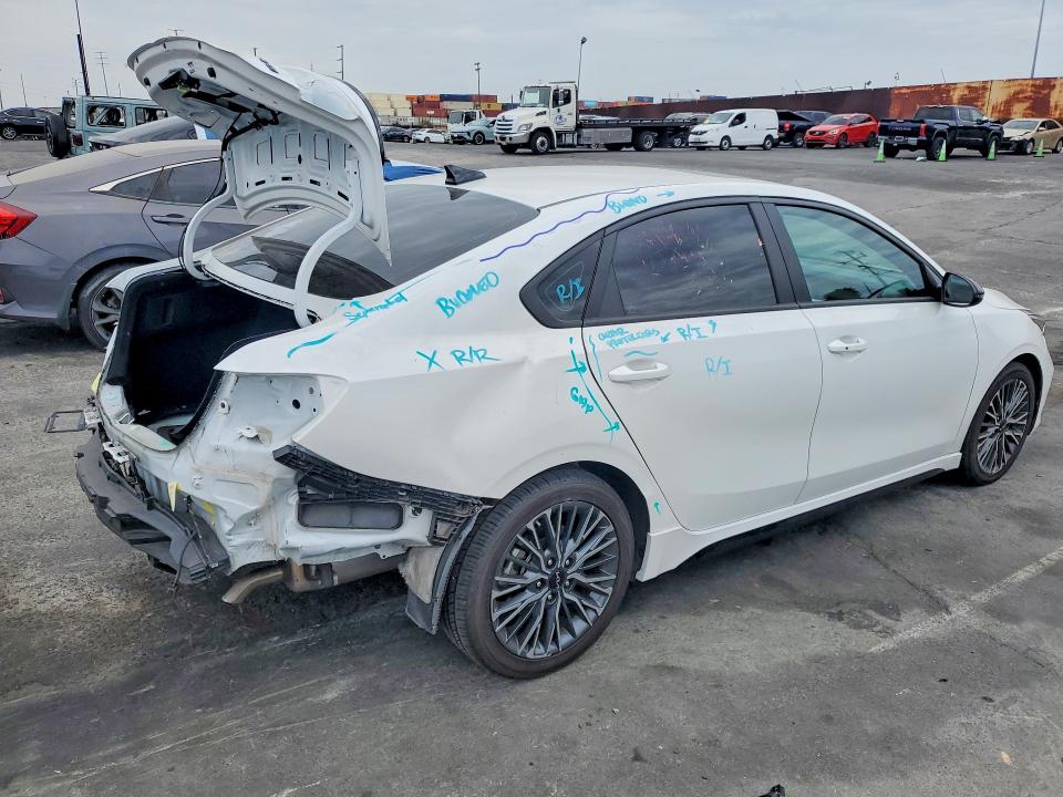 60632566 :رقم المزاد ، 3KPF54AD6PE599623 vin ، 2023 Kia Forte مزاد بيع