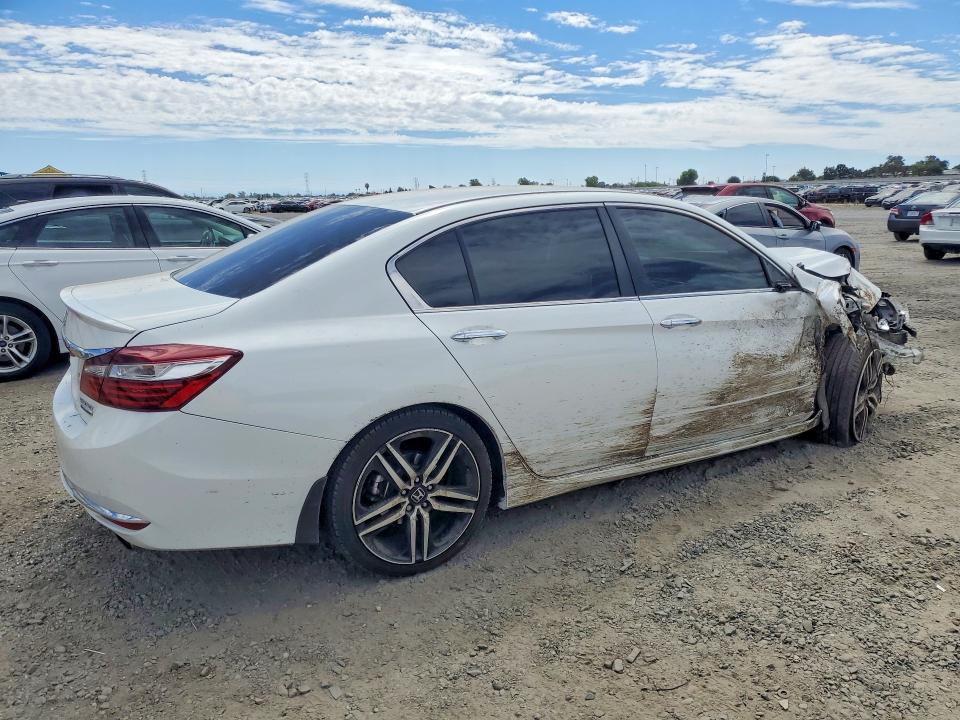 Продаж на аукціоні авто 2017 Honda Accord, vin: 1HGCR2F11HA304797, номер лоту: 61882036