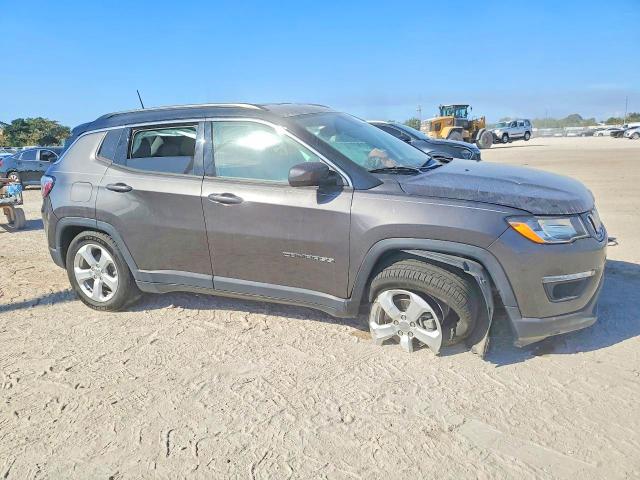 Продаж на аукціоні авто 2018 Jeep Compass, vin: 3C4NJCBB5JT256996, номер лоту: 61640316
