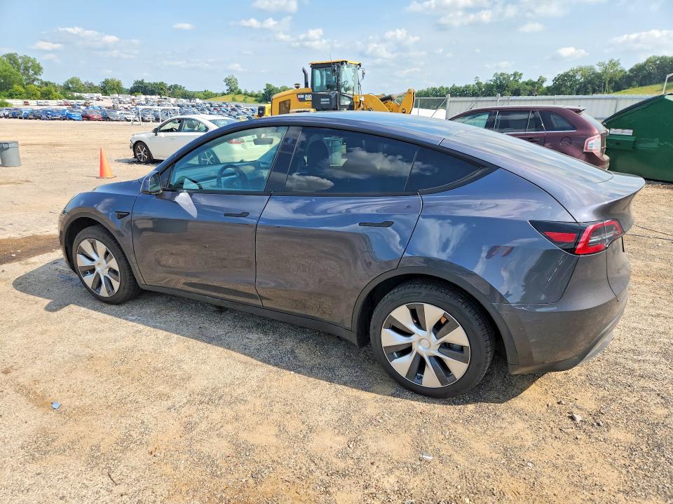 53562656 :رقم المزاد ، 7SAYGDEE8PF614092 vin ، 2023 Tesla Model Y مزاد بيع