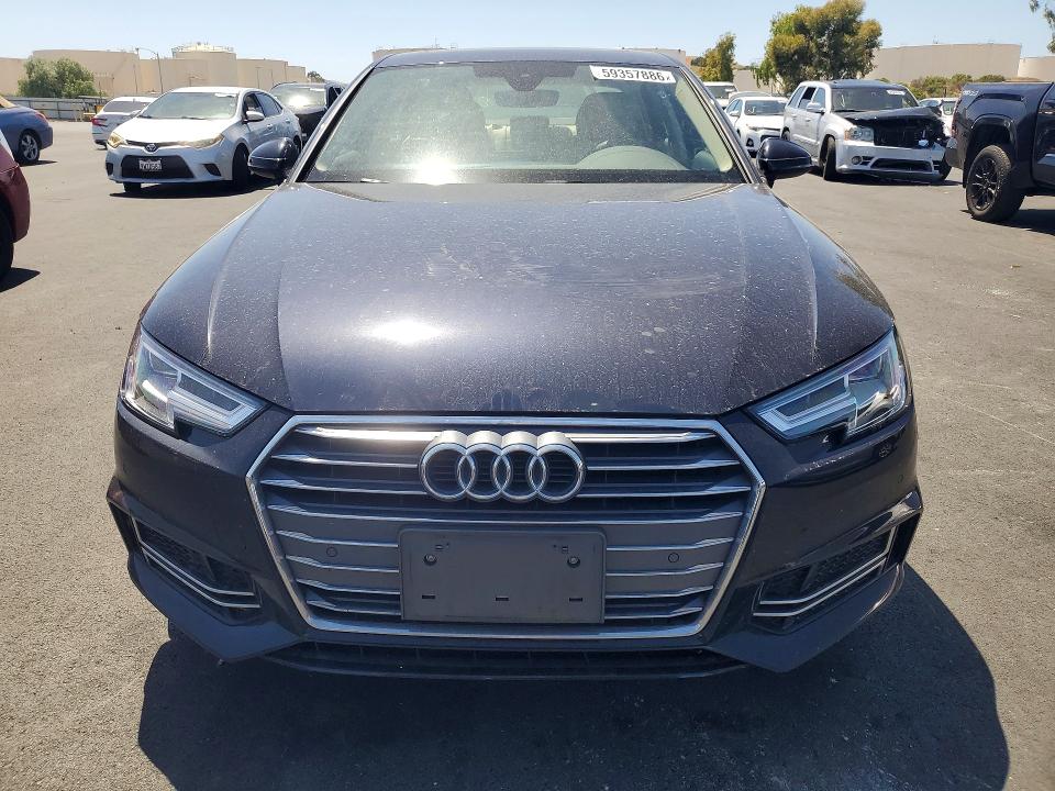 59357886 :رقم المزاد ، WAULMAF42JN009043 vin ، 2018 Audi A4 مزاد بيع