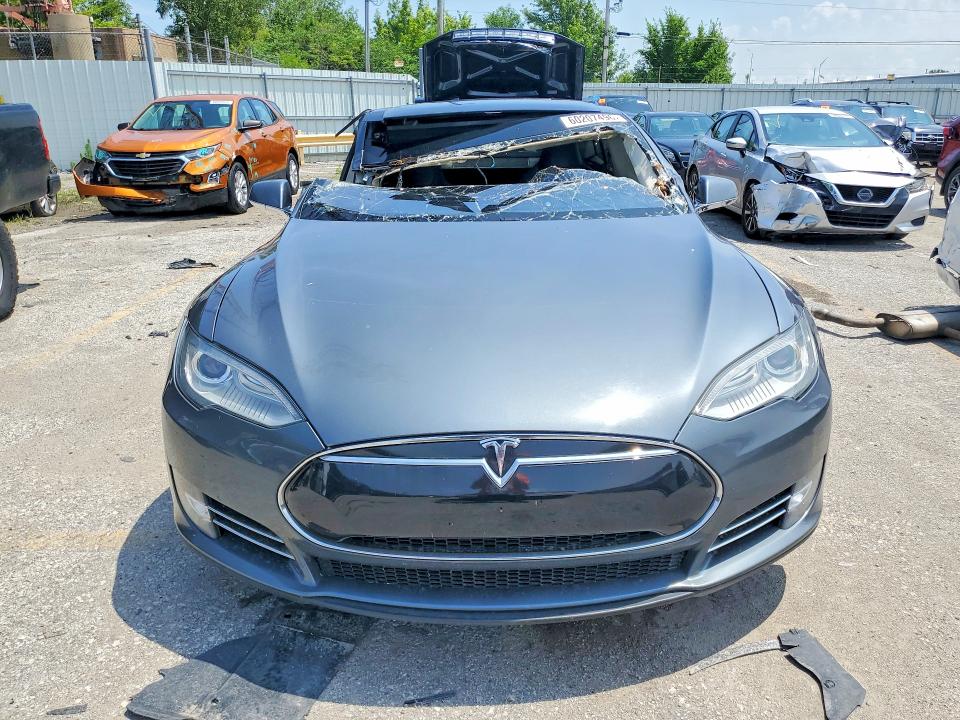 Продажа на аукционе авто 2013 Tesla Model S, vin: 5YJSA1CG7DFP03882, номер лота: 60207496