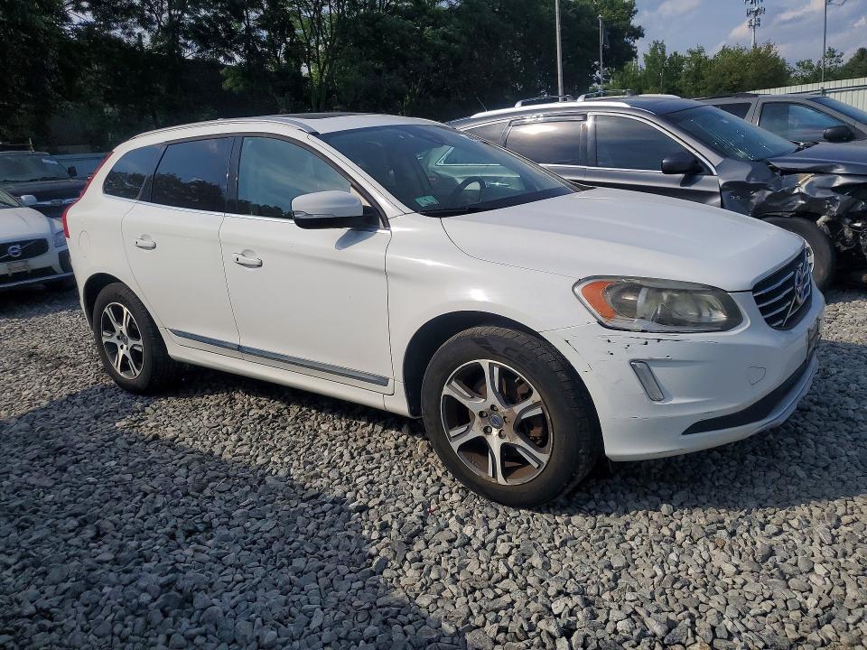 2015 Volvo Xc60 მანქანა იყიდება აუქციონზე, vin: YV4902RC8F2571598, აუქციონის ნომერი: 61006946