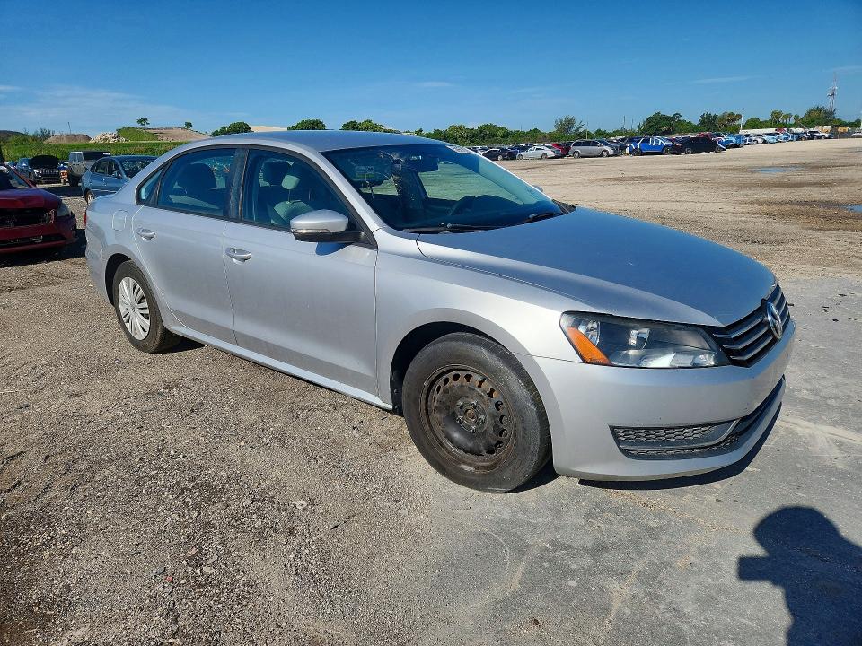 59972836 :رقم المزاد ، 1VWAS7A30EC027962 vin ، 2014 Volkswagen Passat مزاد بيع