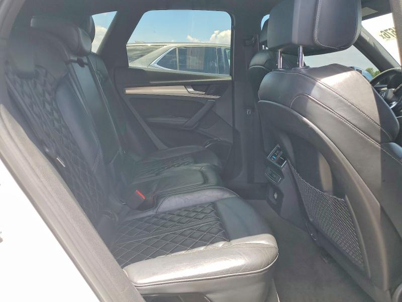 62241676 :رقم المزاد ، WA1C4AFY8J2182275 vin ، 2018 Audi Sq5 مزاد بيع