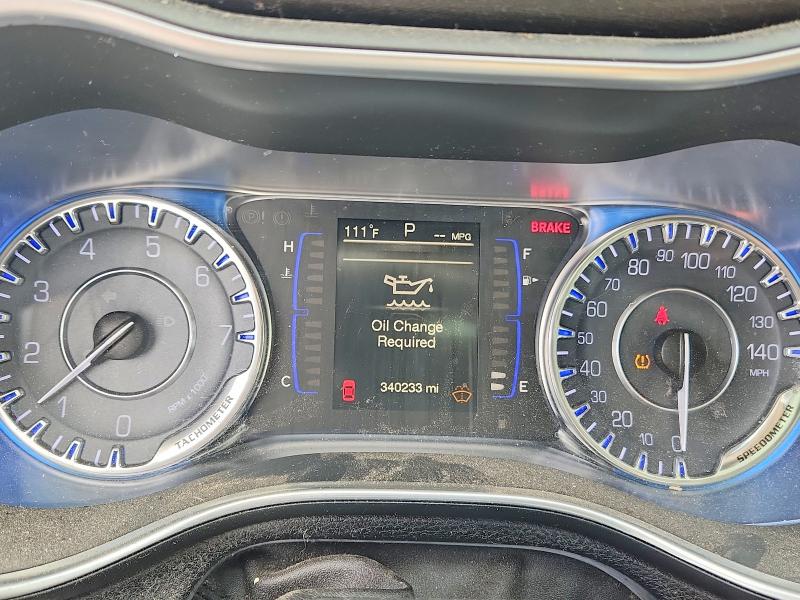 60951906 :رقم المزاد ، 1C3CCCAB6GN113653 vin ، 2016 Chrysler 200 مزاد بيع