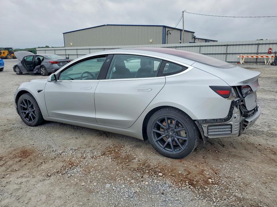 Продажа на аукционе авто 2018 Tesla Model 3, vin: 5YJ3E1EA0JF030639, номер лота: 60625006