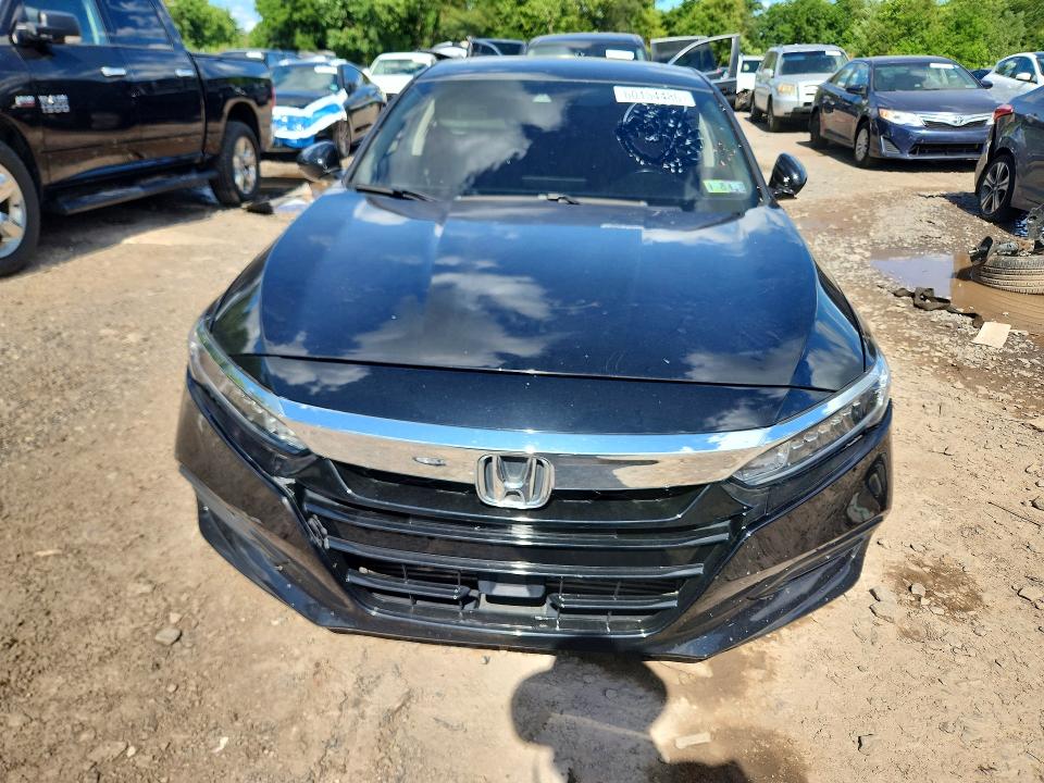 Продаж на аукціоні авто 2018 Honda Accord, vin: 1HGCV1F52JA113050, номер лоту: 60154486