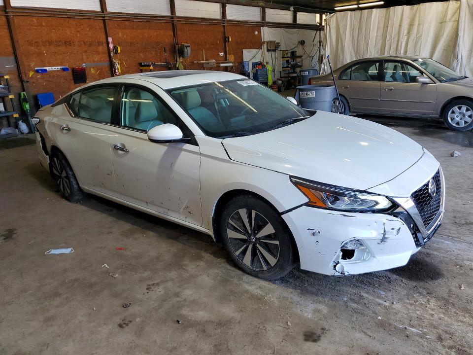 60592736 :رقم المزاد ، 1N4BL4DW5NN406944 vin ، 2022 Nissan Altima مزاد بيع