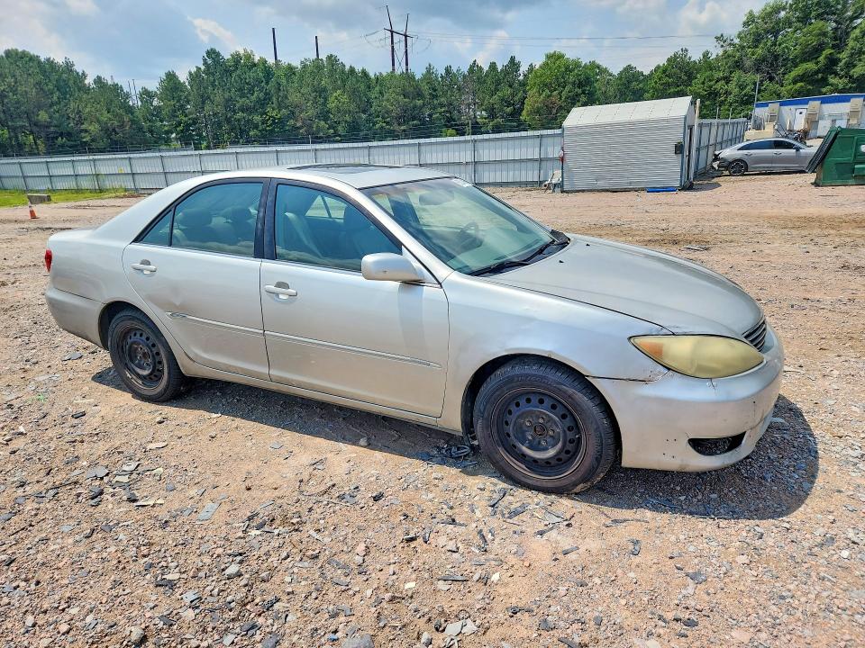 2006 Toyota Camry მანქანა იყიდება აუქციონზე, vin: 4T1BE30KX6U658192, აუქციონის ნომერი: 63244856