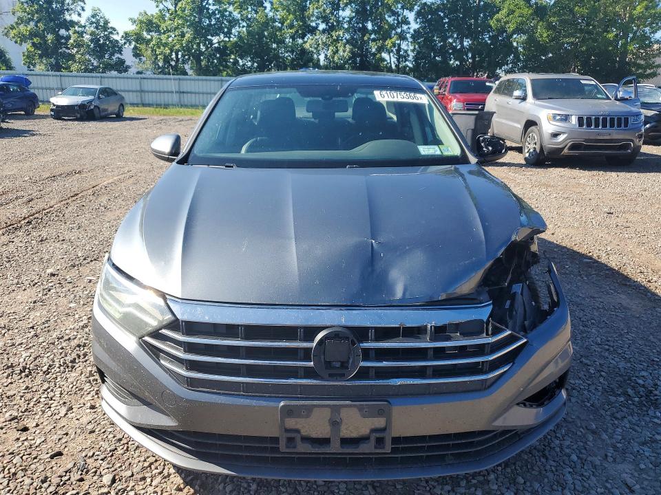61075366 :رقم المزاد ، 3VWC57BU4KM239295 vin ، 2019 Volkswagen Jetta مزاد بيع