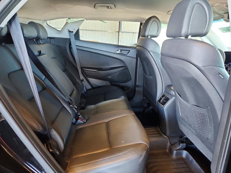59816106 :رقم المزاد ، KM8J33A44HU493776 vin ، 2017 Hyundai Tucson مزاد بيع