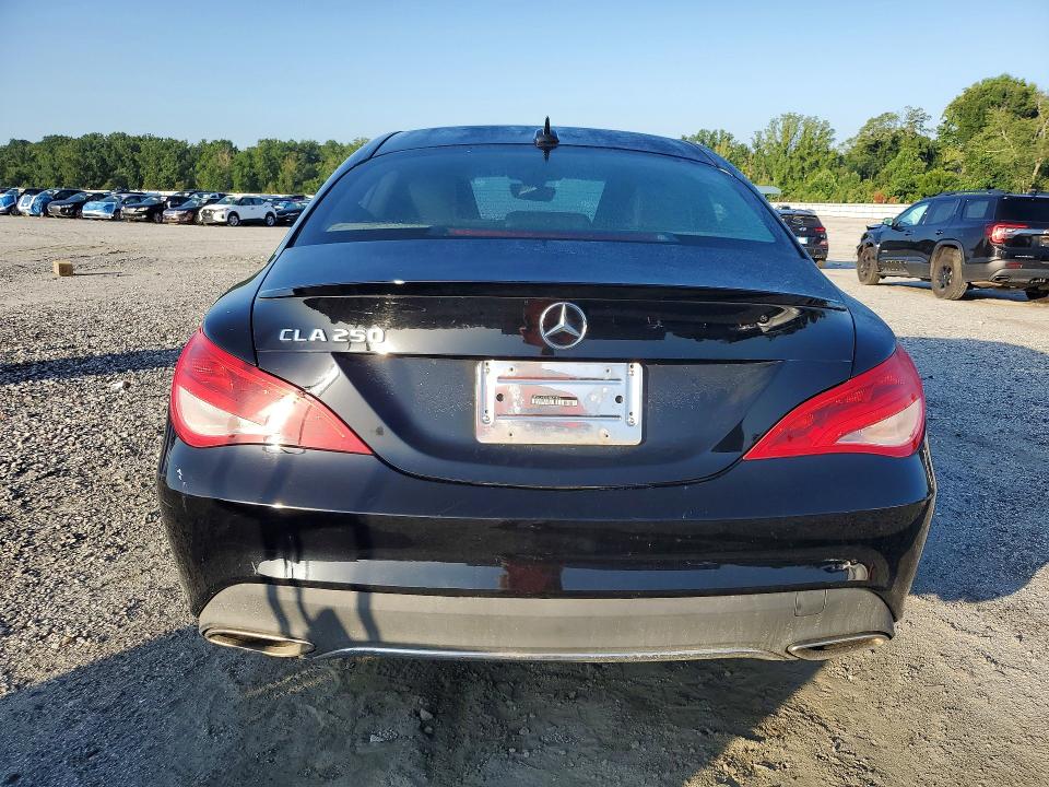 61718796 :رقم المزاد ، WDDSJ4EB3JN671096 vin ، 2018 Mercedes-benz Cla مزاد بيع