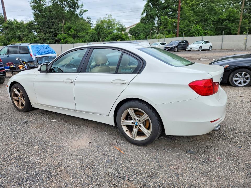 2013 Bmw 328 მანქანა იყიდება აუქციონზე, vin: WBA3B5G51DNS04219, აუქციონის ნომერი: 62780606