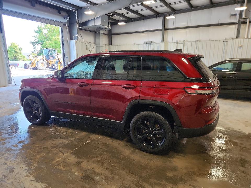 Продажа на аукционе авто 2023 Jeep Grand Cherokee, vin: 1C4RJHBG6PC662395, номер лота: 62598106