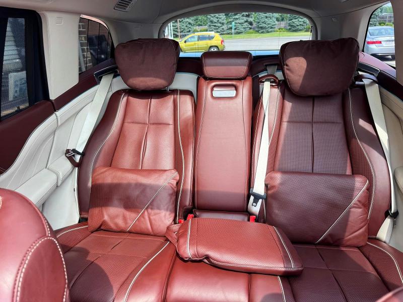 63097276 :رقم المزاد ، 4JGFF8HB4MA365600 vin ، 2021 Mercedes-benz Gls مزاد بيع