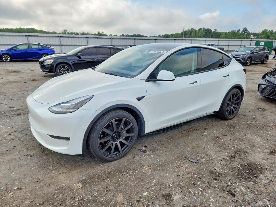 Auction sale of the 2022 Tesla Model Y, vin: 7SAYGDEE7NF370481, lot number: 58932276