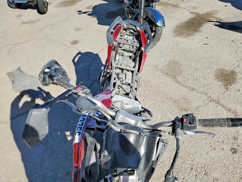 62643756 :رقم المزاد ، JKALEEC14BDA02679 vin ، 2010 Kawasaki Le650 مزاد بيع
