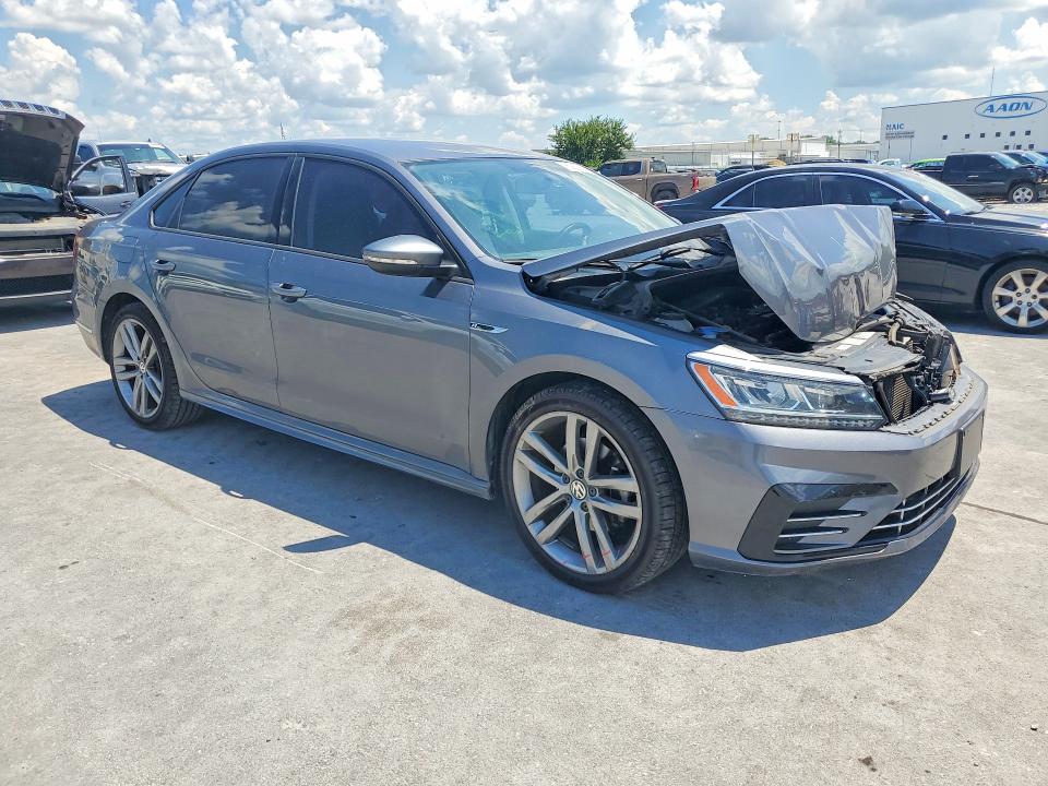 60832336 :رقم المزاد ، 1VWAA7A36JC012217 vin ، 2018 Volkswagen Passat مزاد بيع