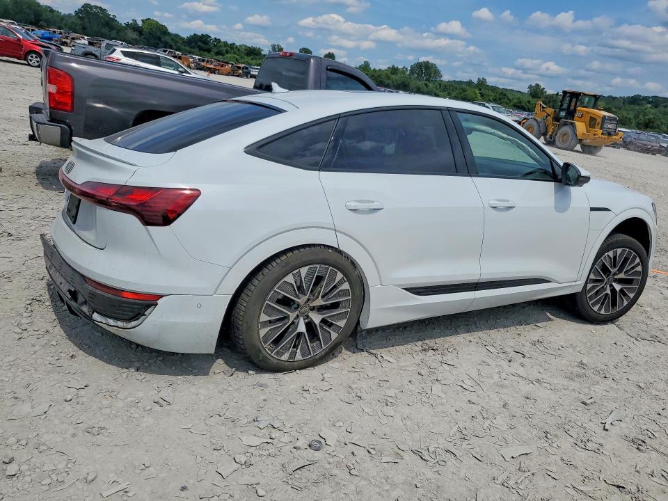 62298916 :رقم المزاد ، WA1CAAGE7RB035227 vin ، 2024 Audi Q8 E-tron مزاد بيع