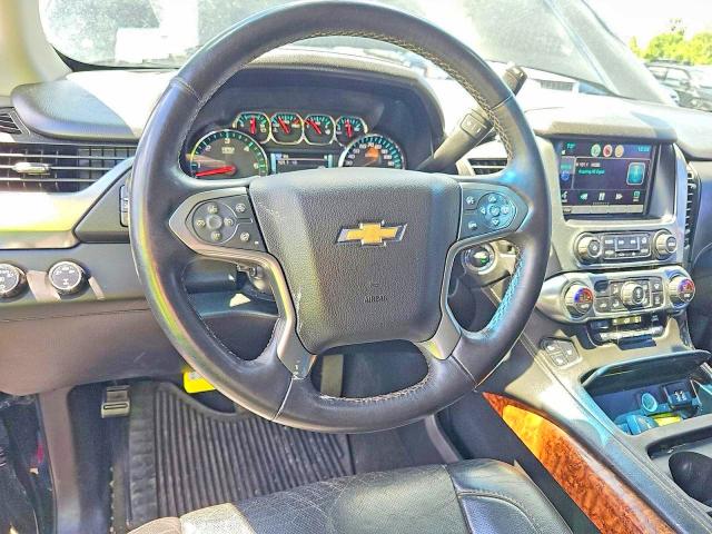 2015 Chevrolet Suburban მანქანა იყიდება აუქციონზე, vin: 1GNSKKKC8FR722852, აუქციონის ნომერი: 61456236